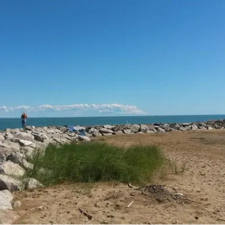 Escape - Flat With Balcony