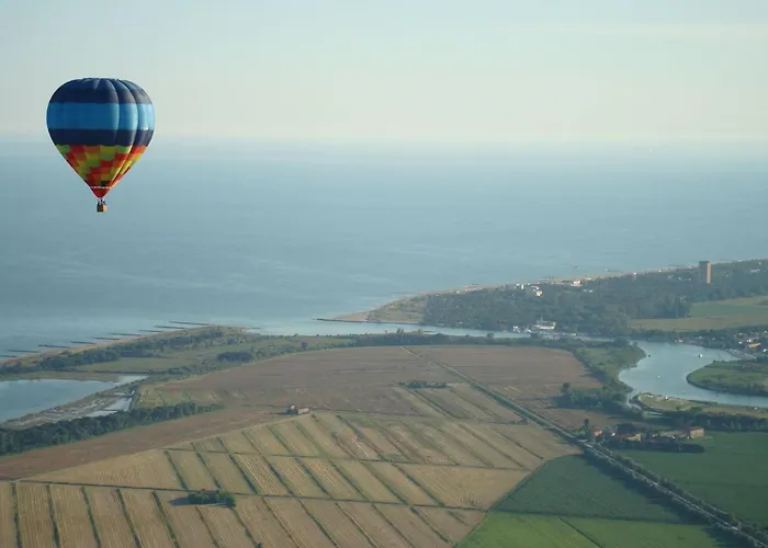 Apartment Escape - Flat With Balcony *